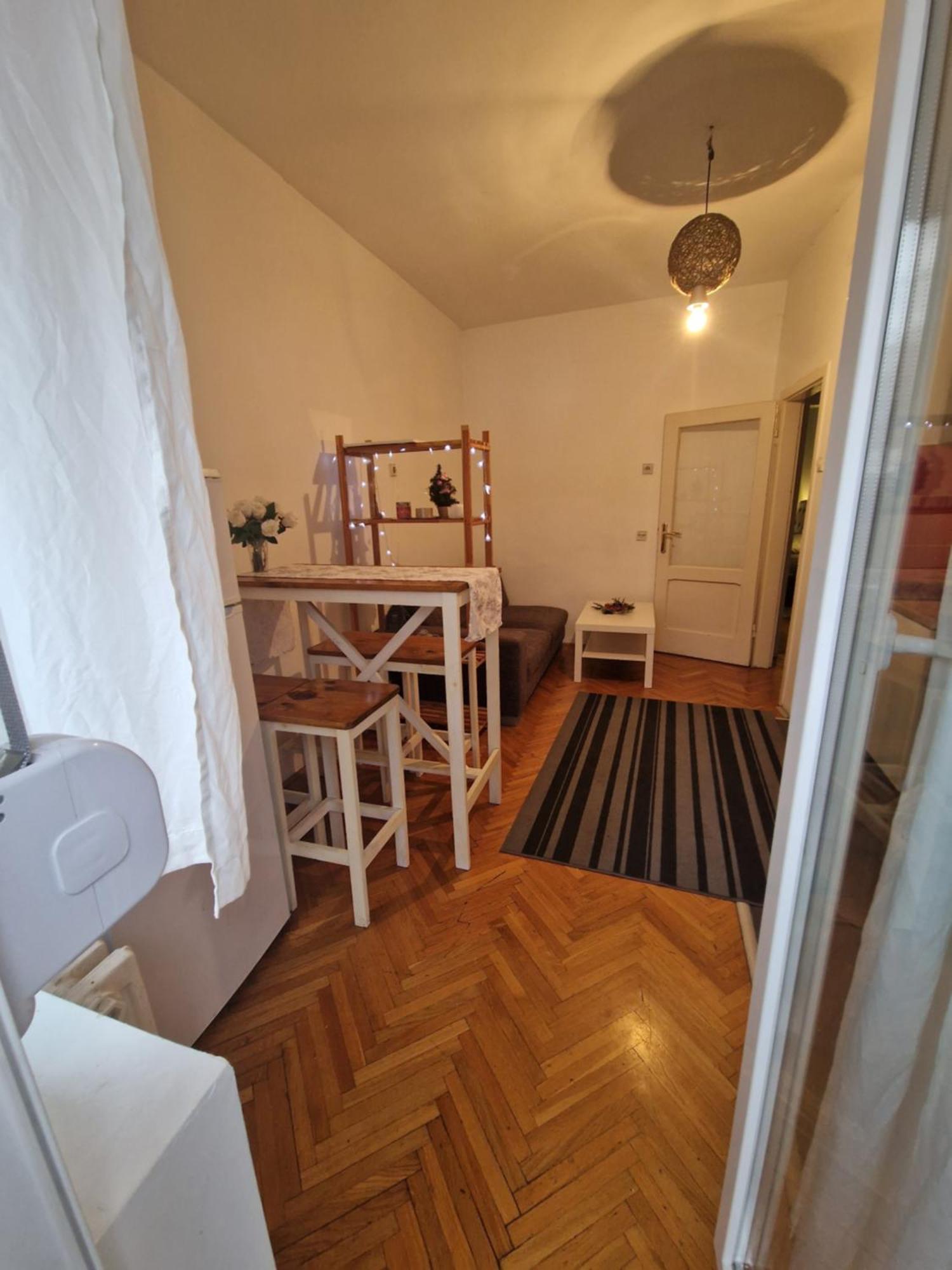 Central Station Private Rooms Beograd Bagian luar foto